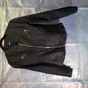 Form fitting motorcycle jacket
